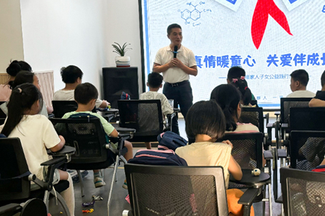 “真情暖童心，關(guān)愛(ài)伴成長(zhǎng)”雅福家人子女暖心公益活動(dòng)圓滿落幕！